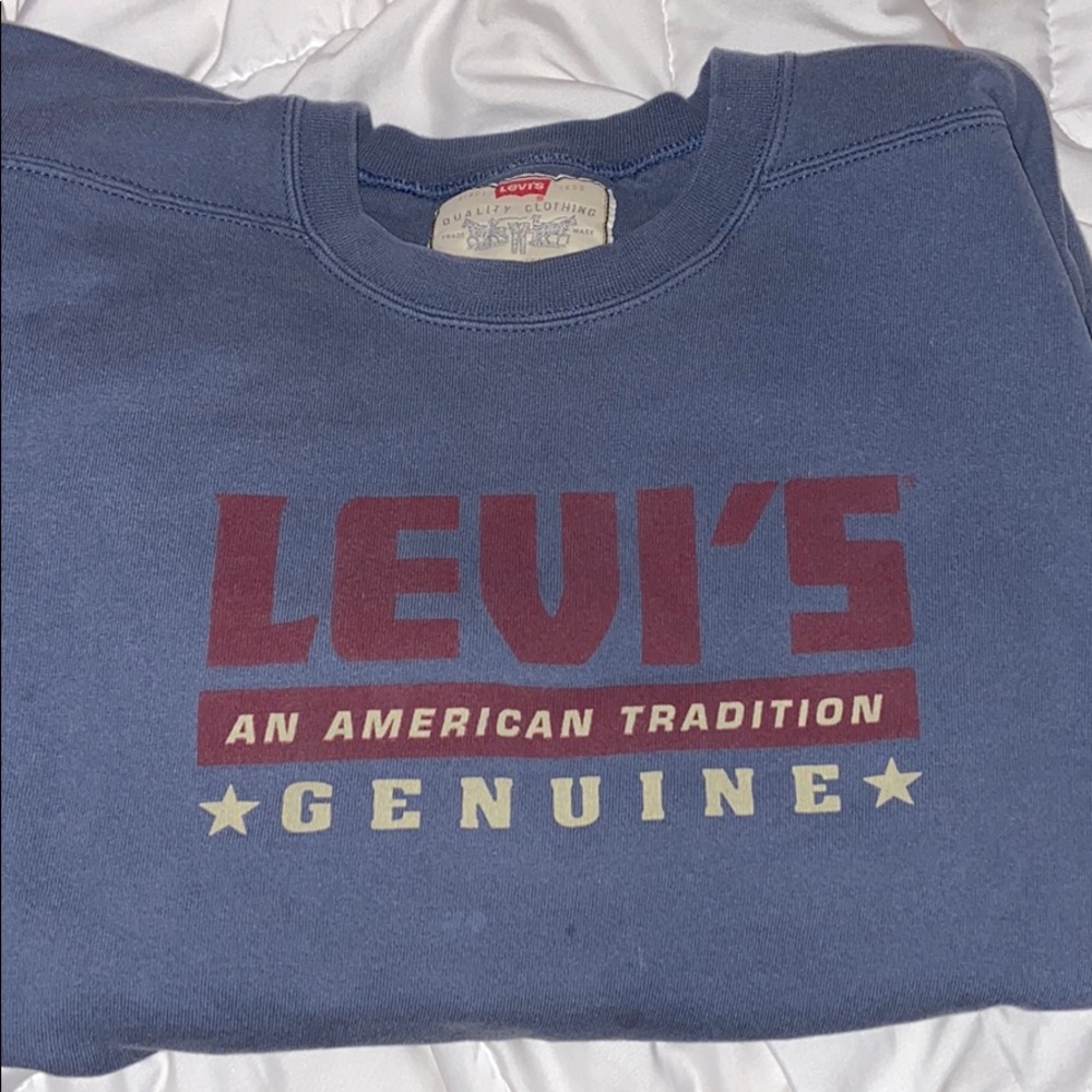 Levi’s blue crew neck size large
